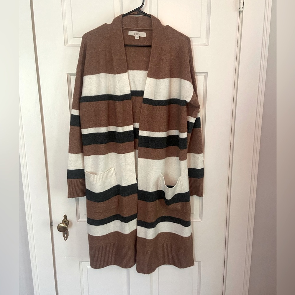 Ann Taylor Loft EUC long cardigan. M.